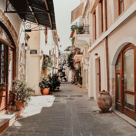Destino Home Overlooking The Venetian Port Of Chania Chania  Bagian luar foto