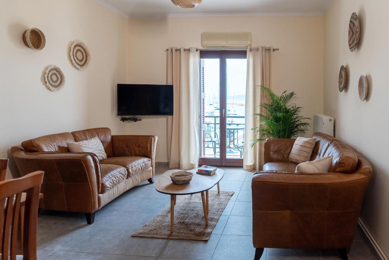 Destino Home Overlooking The Venetian Port Of Chania Chania  Bagian luar foto