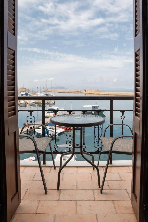 Destino Home Overlooking The Venetian Port Of Chania Chania  Bagian luar foto