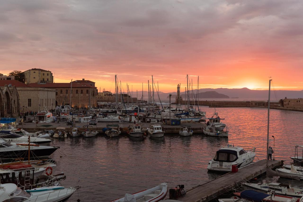 Destino Home Overlooking The Venetian Port Of Chania Chania  Bagian luar foto