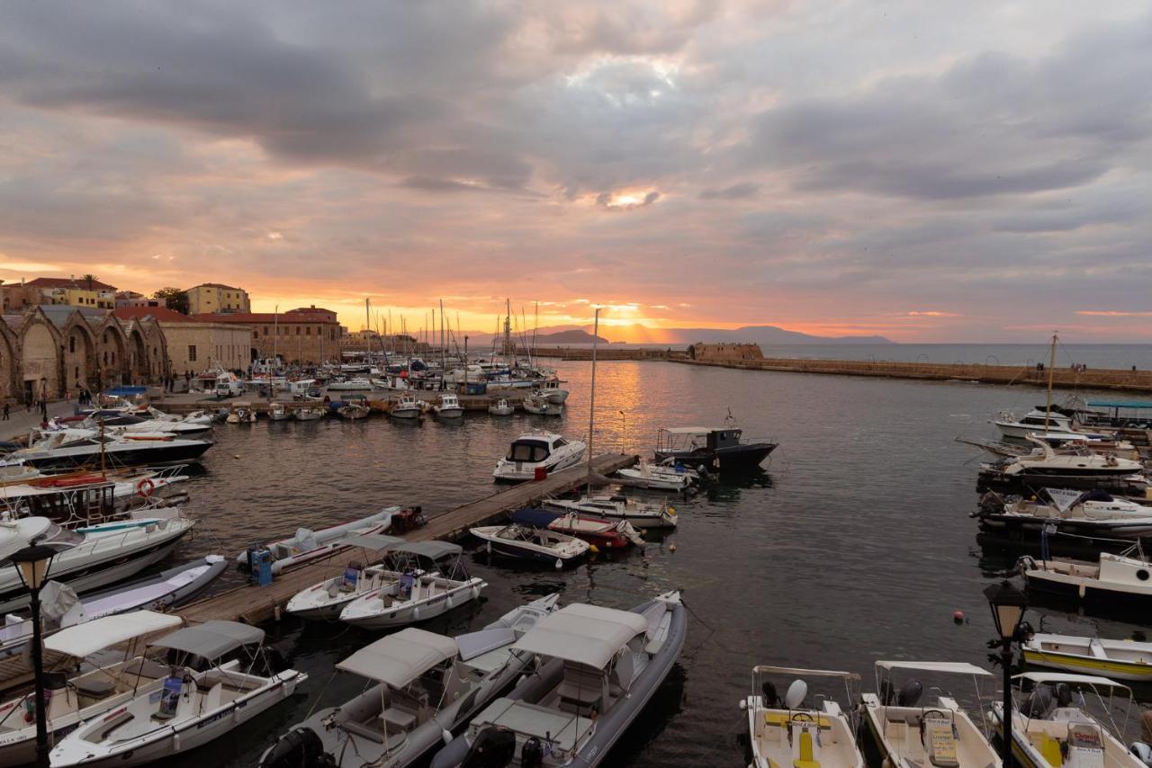 Destino Home Overlooking The Venetian Port Of Chania Chania  Bagian luar foto