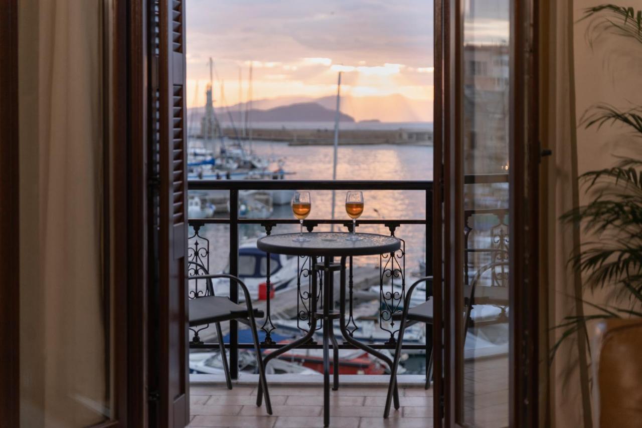 Destino Home Overlooking The Venetian Port Of Chania Chania  Bagian luar foto