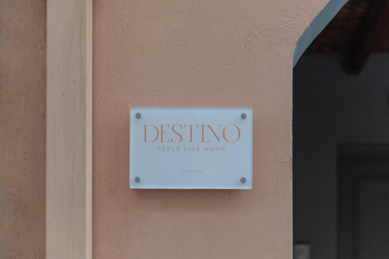 Destino Home Overlooking The Venetian Port Of Chania Chania  Bagian luar foto