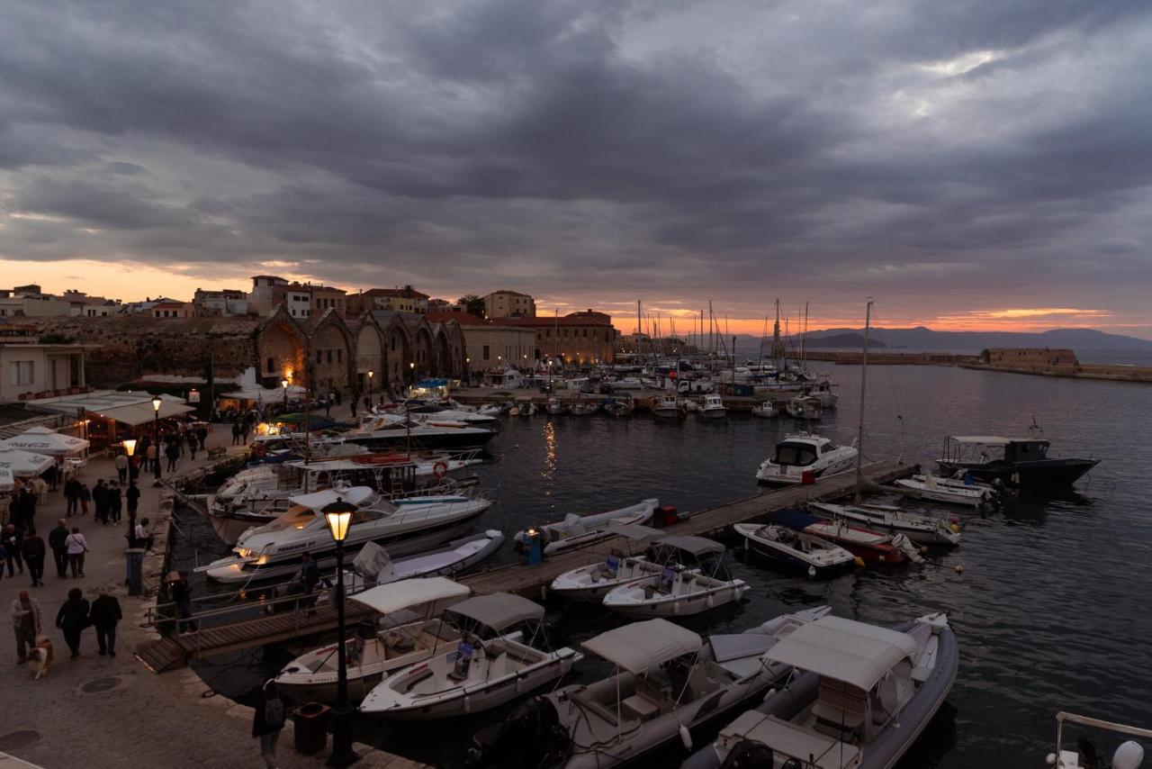 Destino Home Overlooking The Venetian Port Of Chania Chania  Bagian luar foto