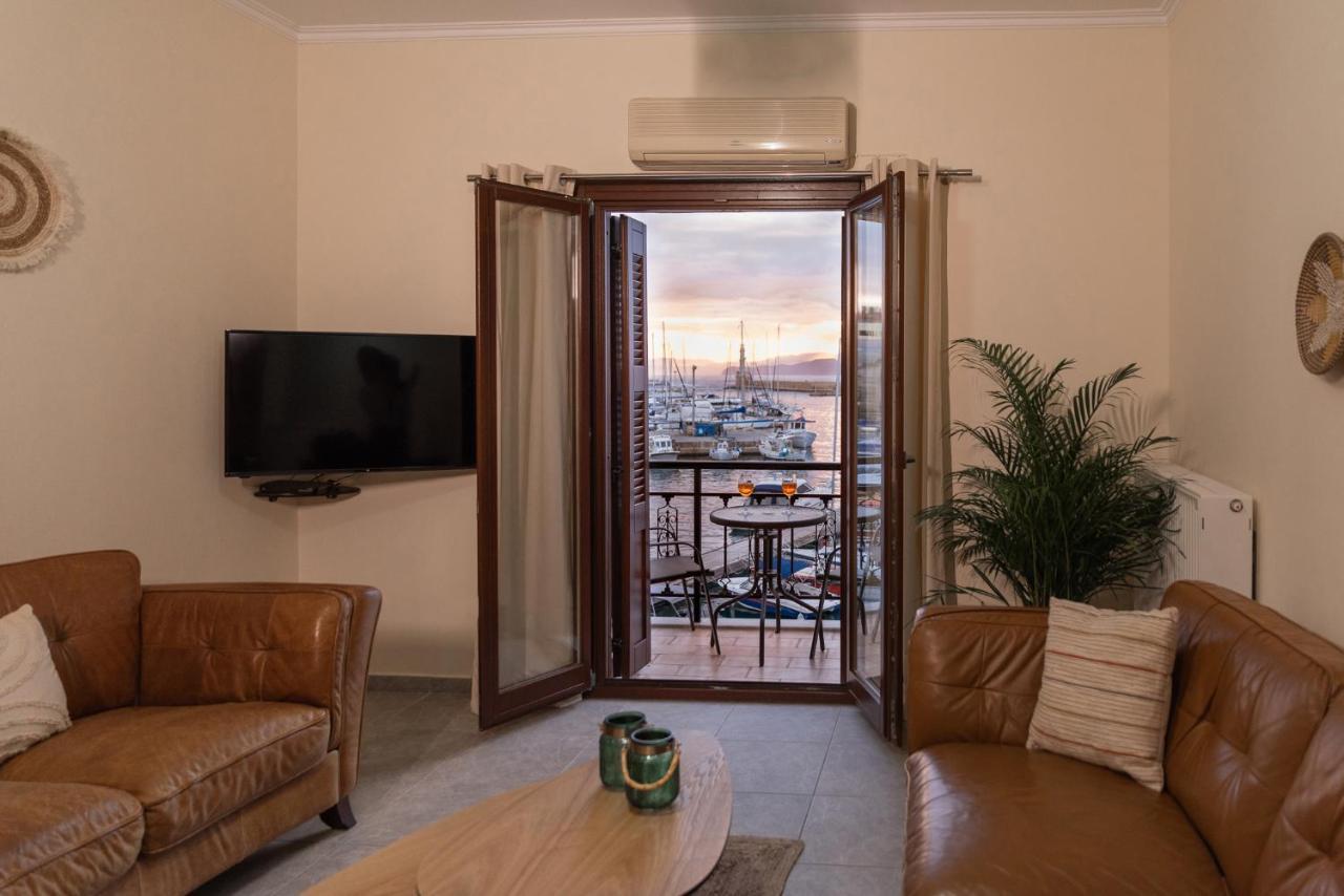 Destino Home Overlooking The Venetian Port Of Chania Chania  Bagian luar foto