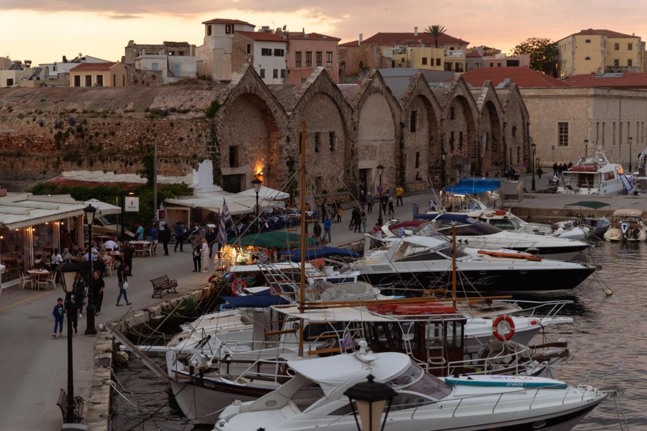 Destino Home Overlooking The Venetian Port Of Chania Chania  Bagian luar foto