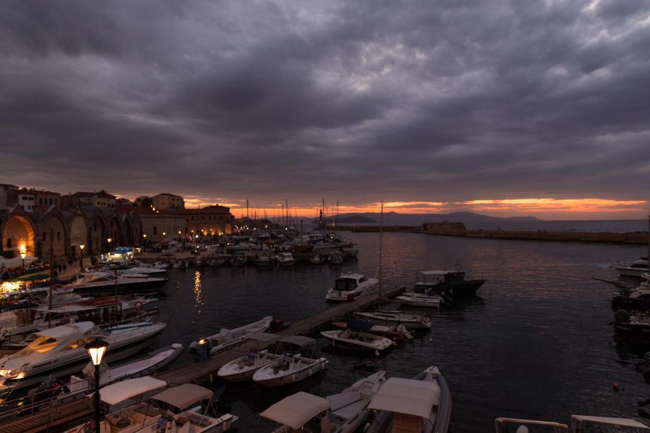 Destino Home Overlooking The Venetian Port Of Chania Chania  Bagian luar foto