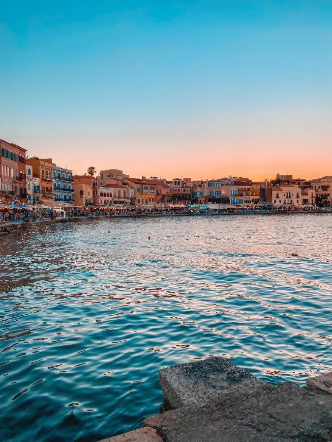 Destino Home Overlooking The Venetian Port Of Chania Chania  Bagian luar foto