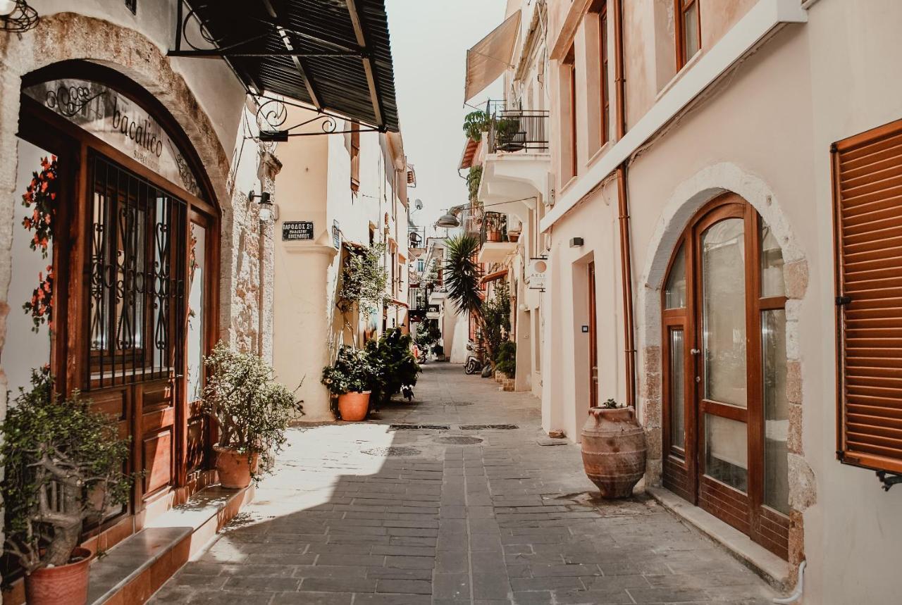 Destino Home Overlooking The Venetian Port Of Chania Chania  Bagian luar foto