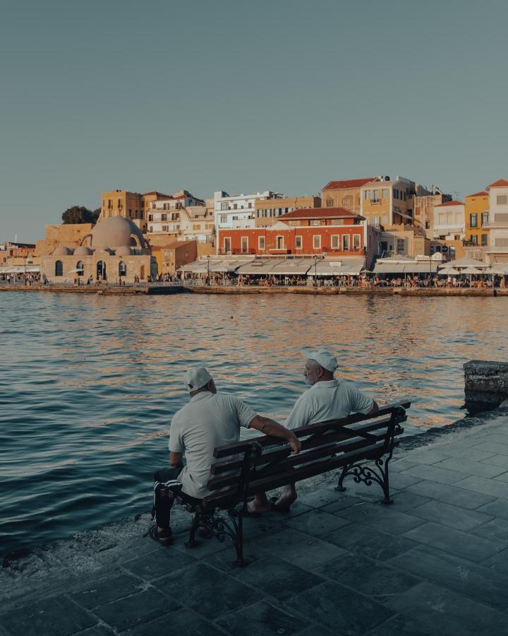 Destino Home Overlooking The Venetian Port Of Chania Chania  Bagian luar foto