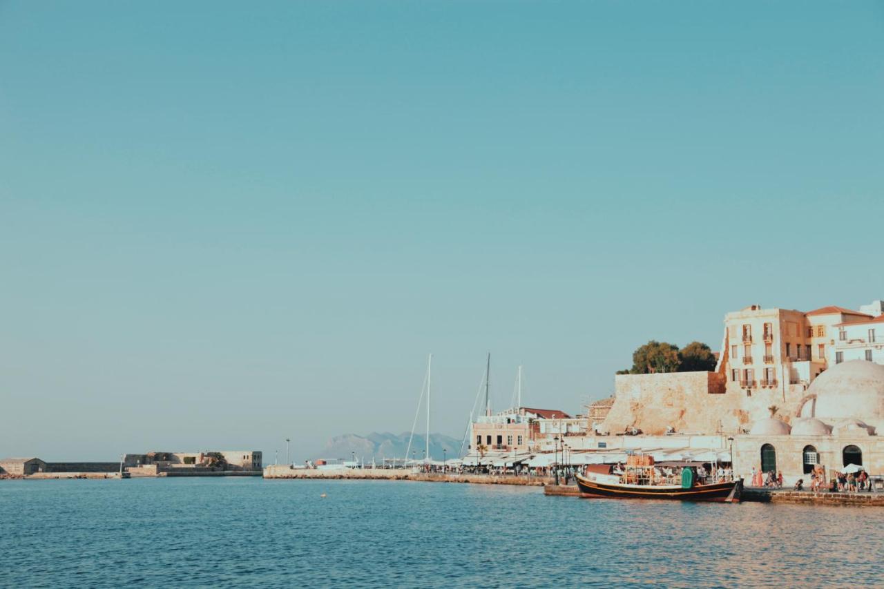 Destino Home Overlooking The Venetian Port Of Chania Chania  Bagian luar foto